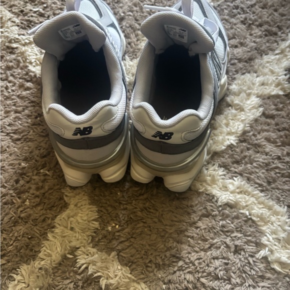 New Balance White and Gray Athletic Shoes - Picture 3 of 4